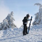 Carving Ski - Wintersportgerät für auf dem Schnee schweben